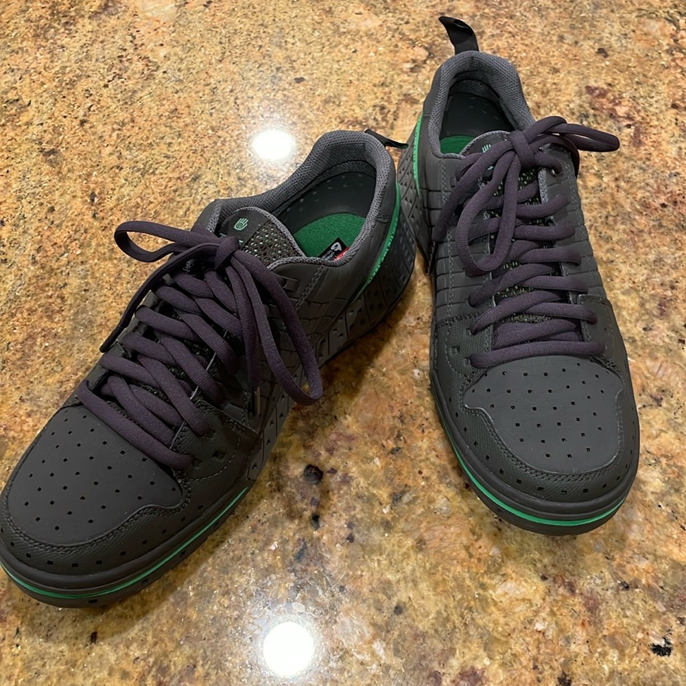 TEVA Mens Size 11M Shoes